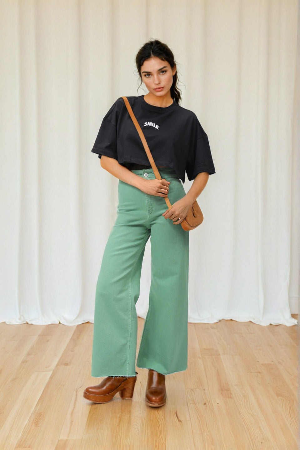 Women's Black Boxy Solid Cropped T-Shirt