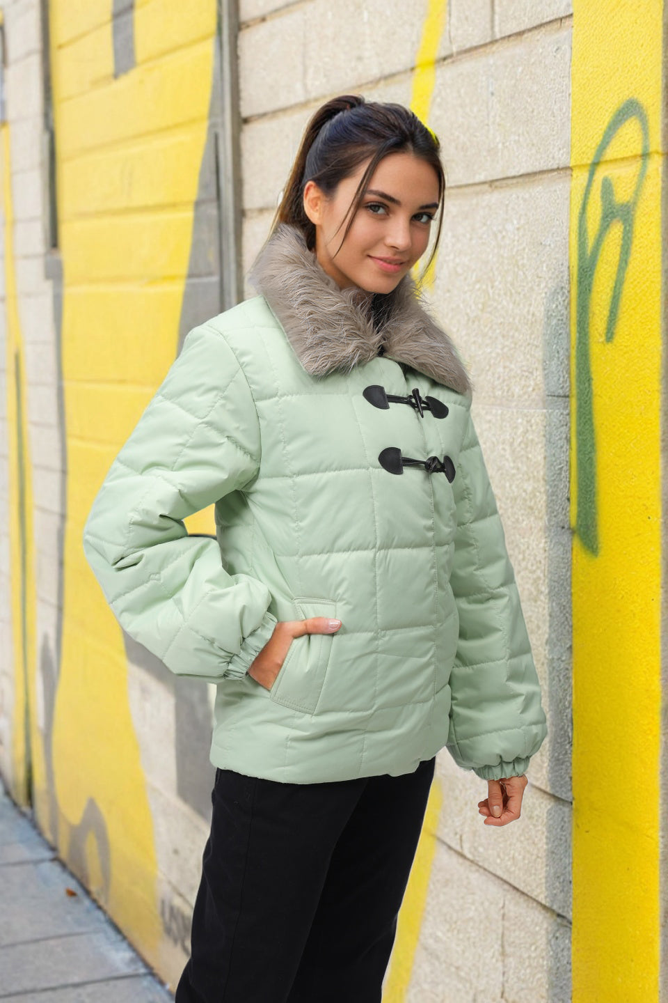 Women's Green Relaxed Fit Solid Puffer Jacket