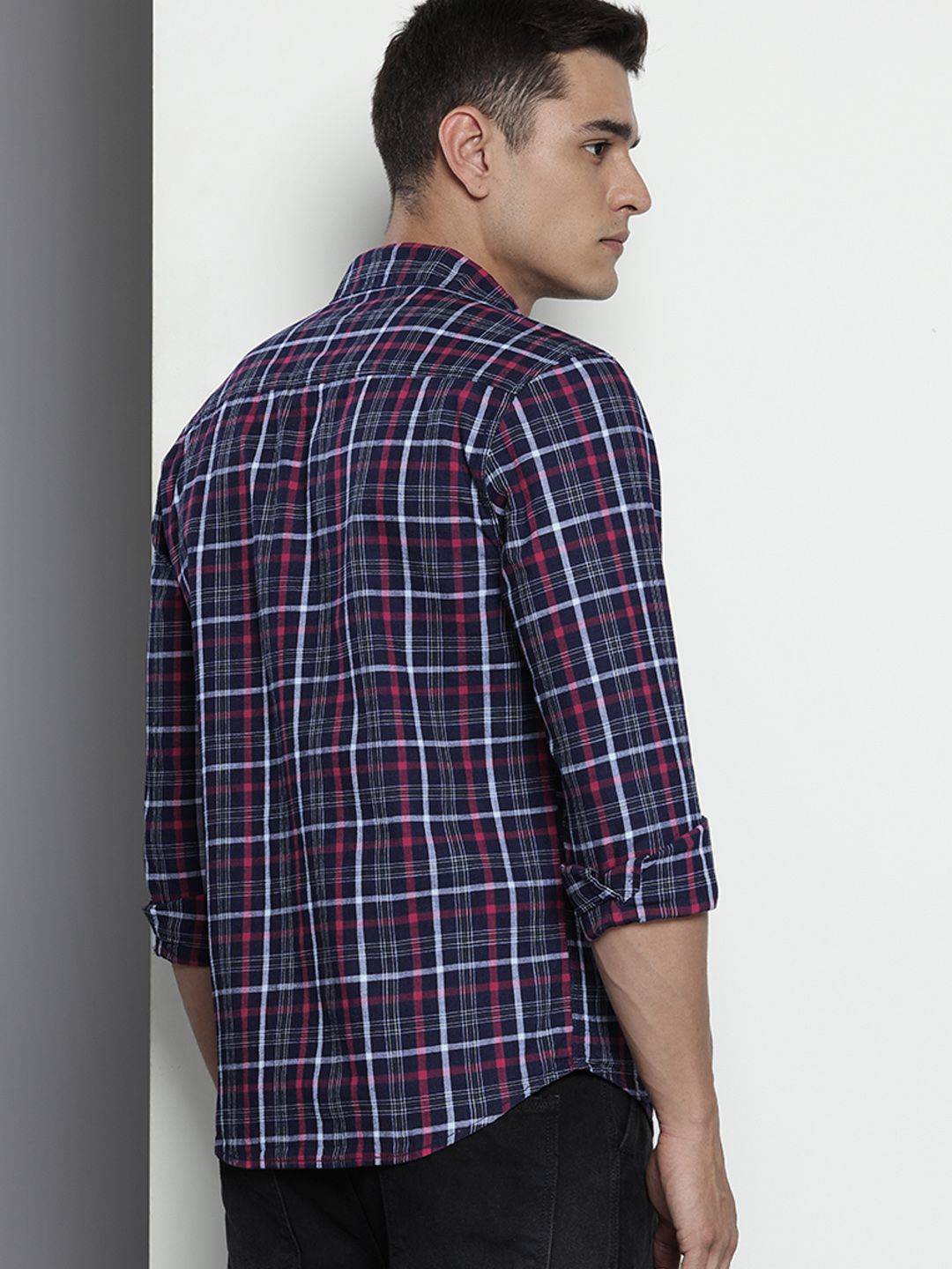Men's Navy Blue Slim Fit Checked Casual Shirt