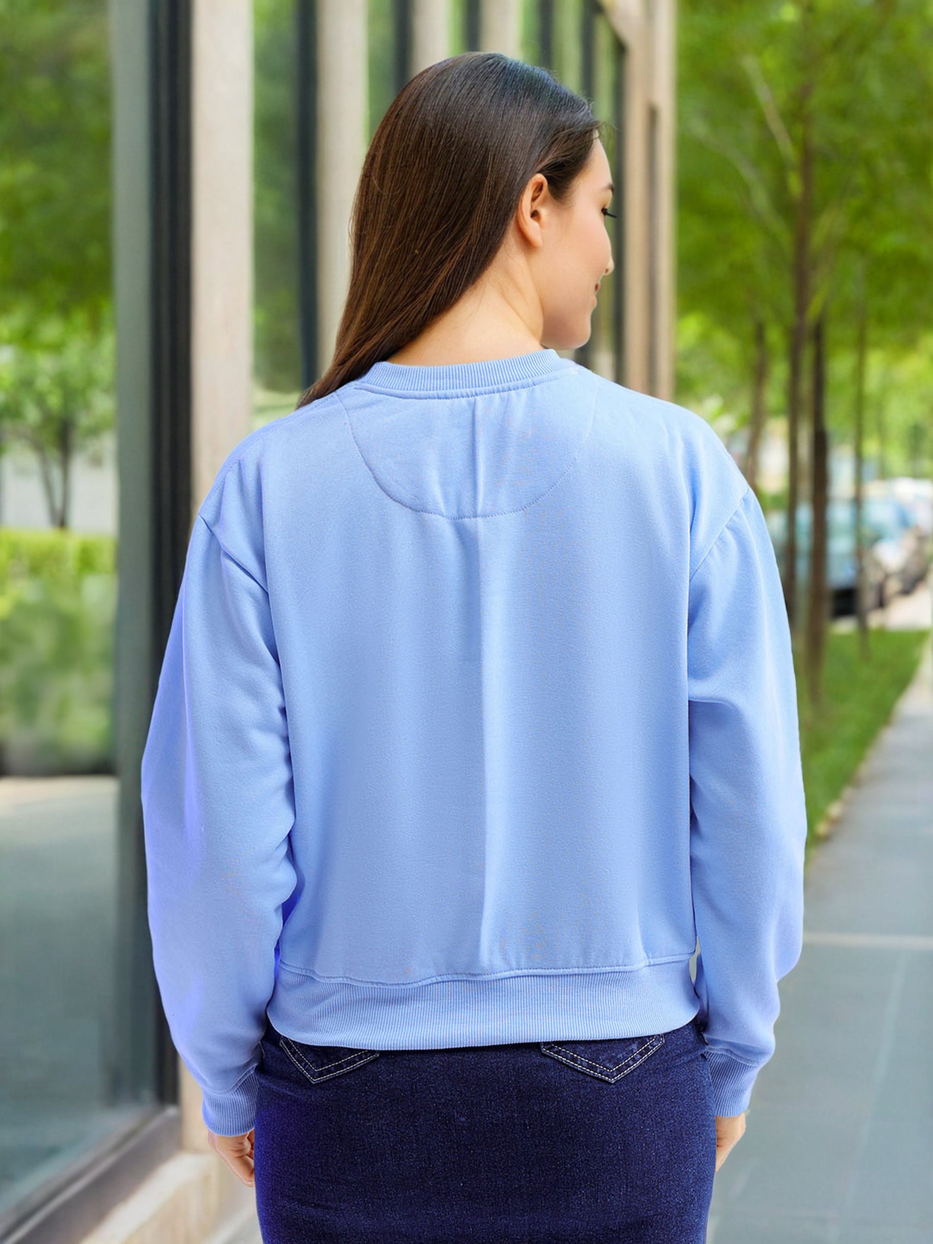 Women's Solid Regular Fit Sweatshirt