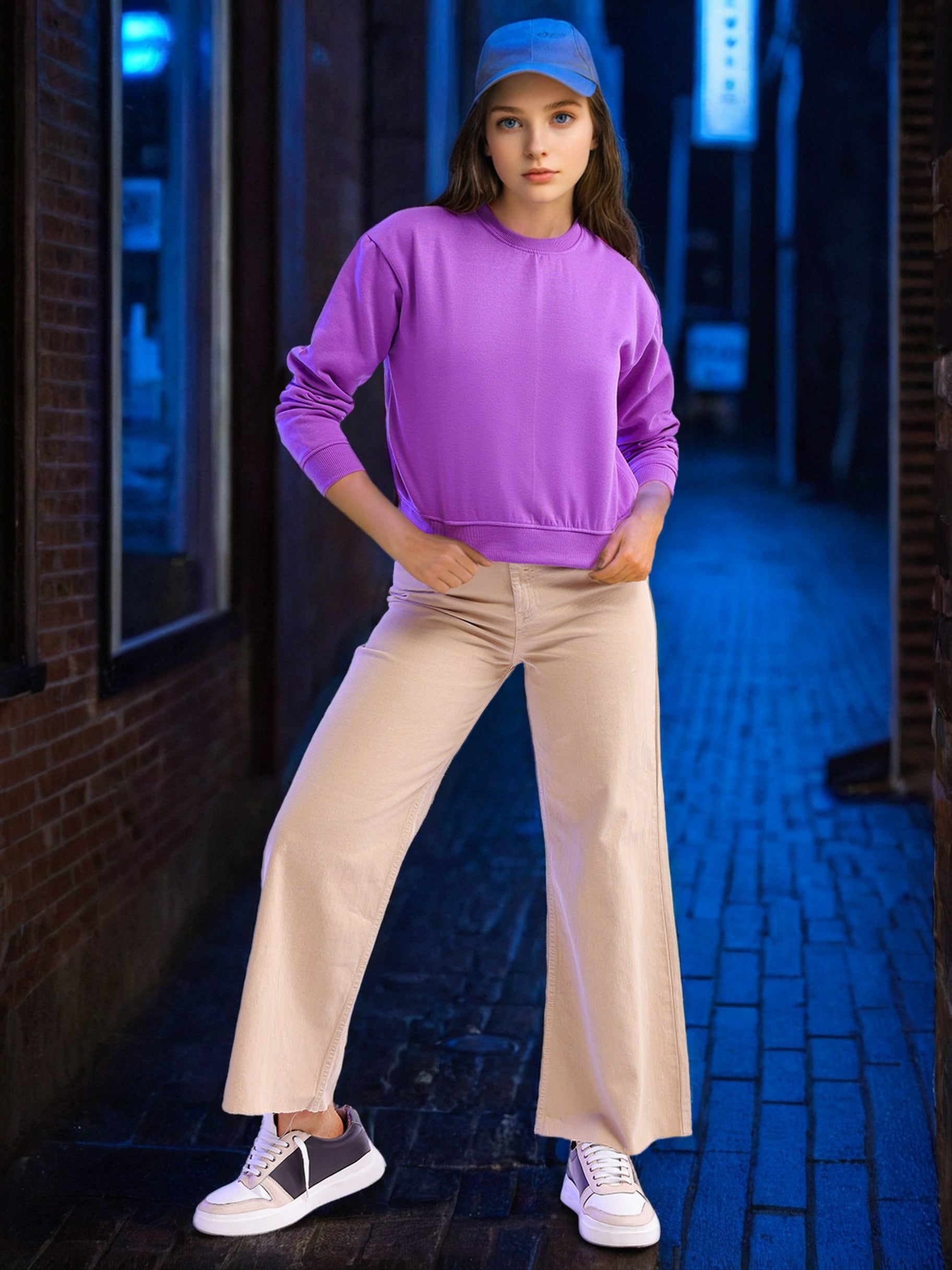 Women's Solid Regular Fit Sweatshirt