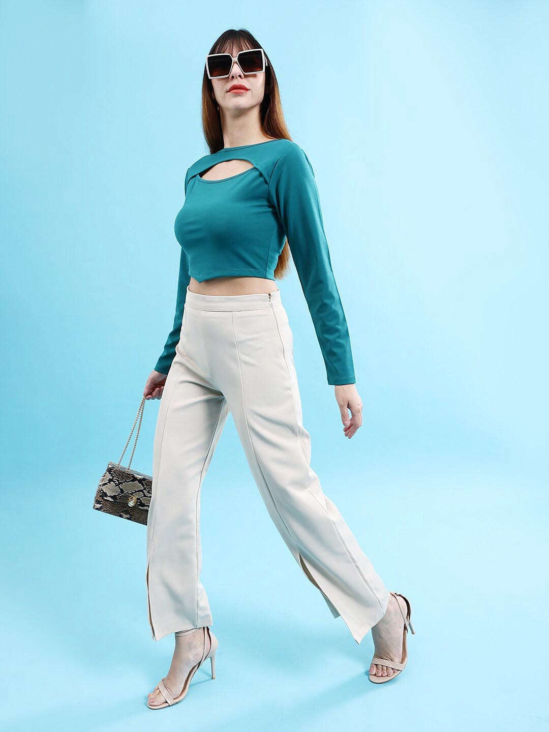 Women's Front Cut Out Long Sleeve Fitted Top