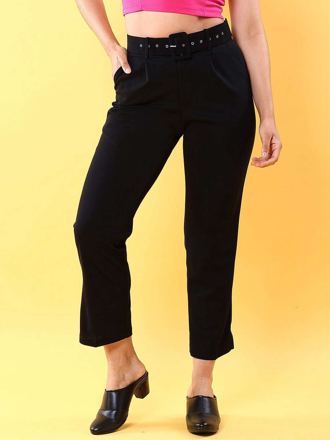 Women's Tapered Pleated Pant With Belt