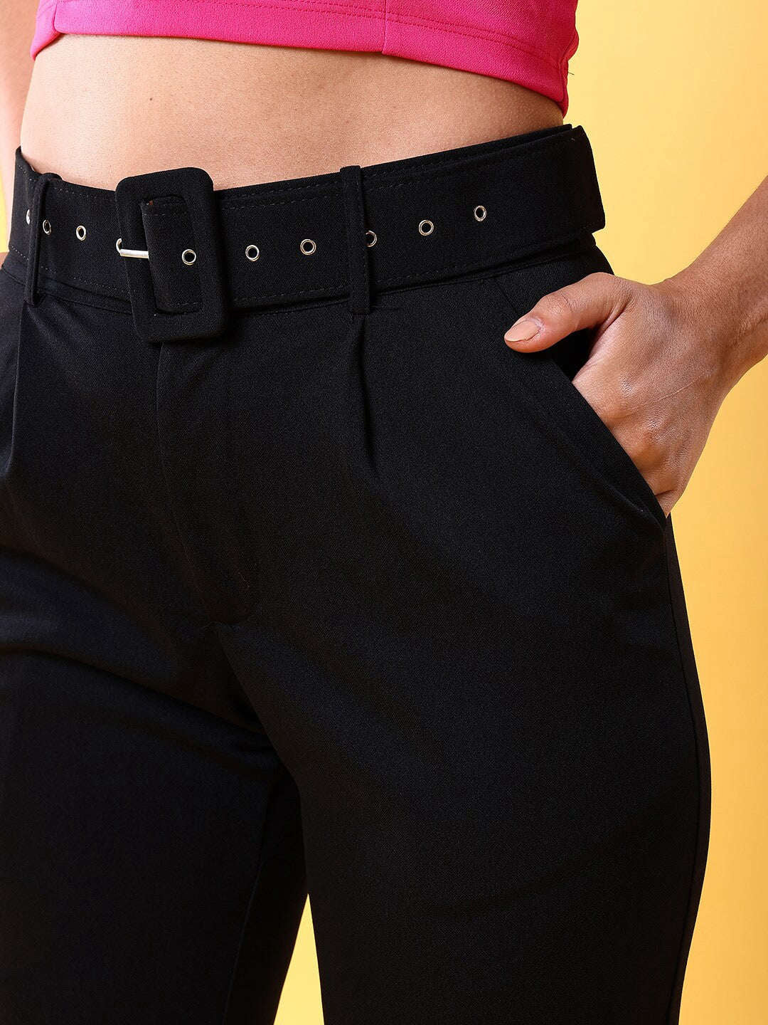 Women's Tapered Pleated Pant With Belt