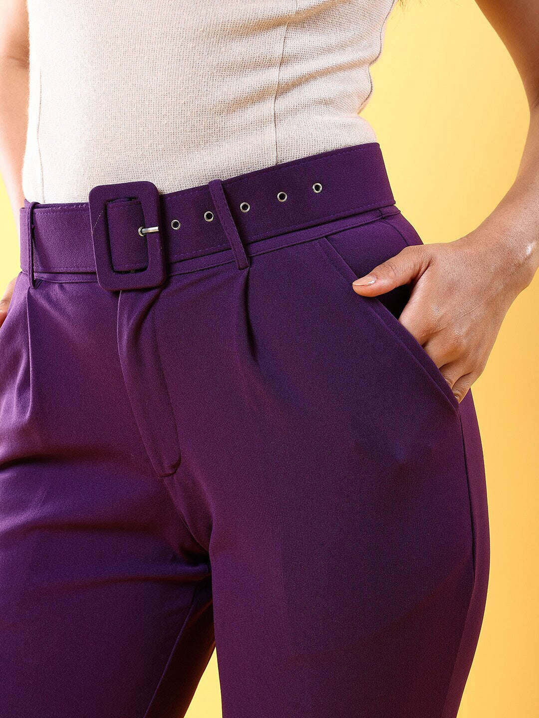 Women's Tapered Pleated Pant With Belt