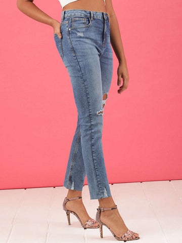 Women's Distressed Straight Fit Jeans