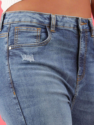 Women's Distressed Straight Fit Jeans