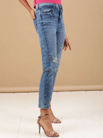 Women's Distressed Straight Fit Jeans