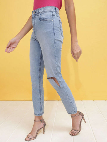 Women's Distressed Straight Fit Jeans