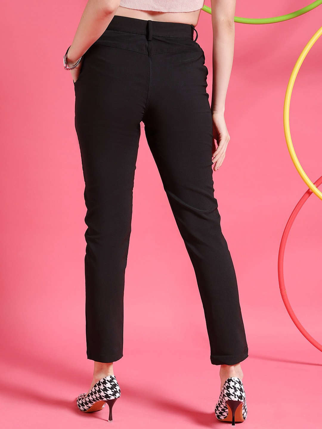 Women's Solid Tapered Pant