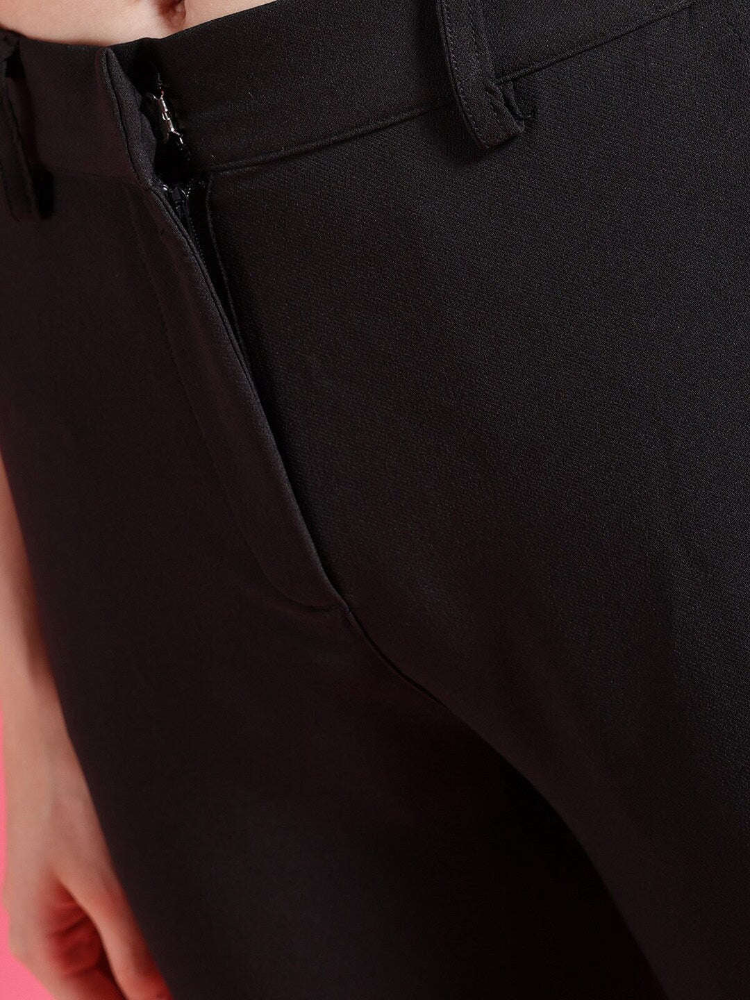 Women's Solid Tapered Pant