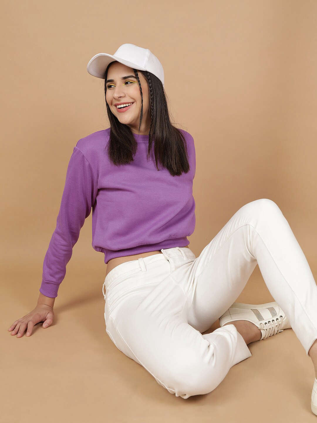 Women's Solid Regular Fit Sweatshirt