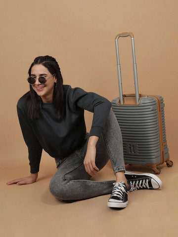 Women's Solid Regular Fit Sweatshirt