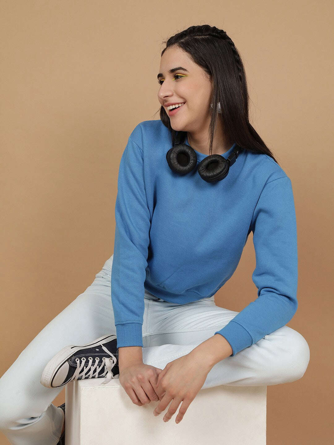 Women's Solid Regular Fit Sweatshirt