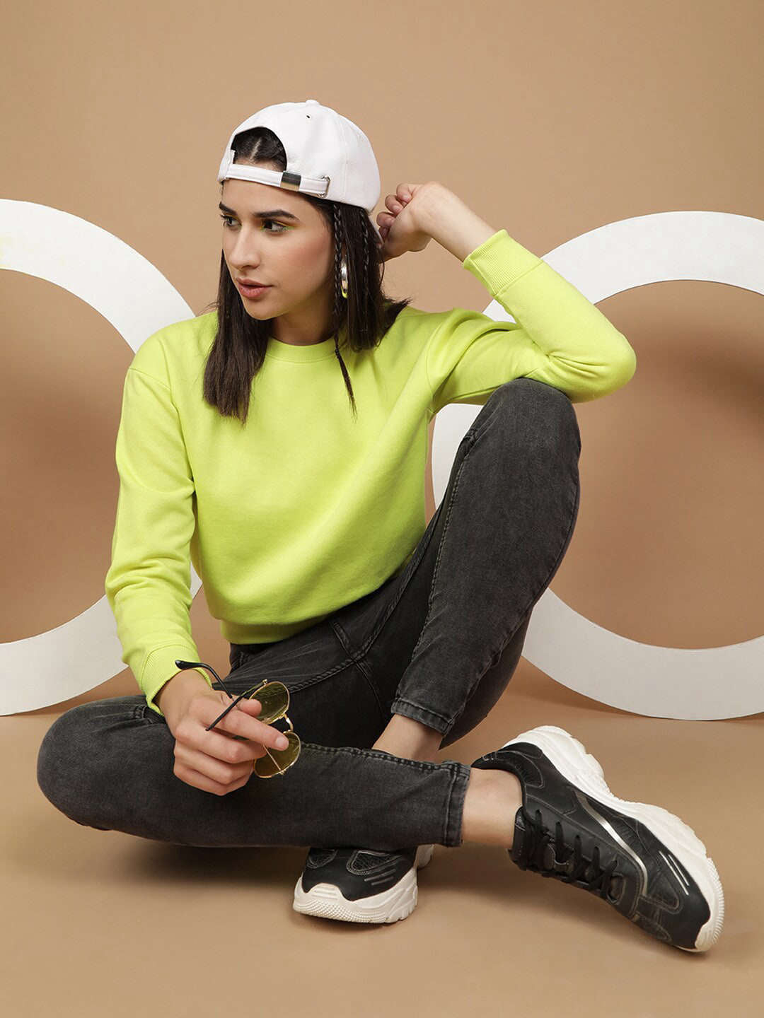 Women's Solid Regular Fit Sweatshirt