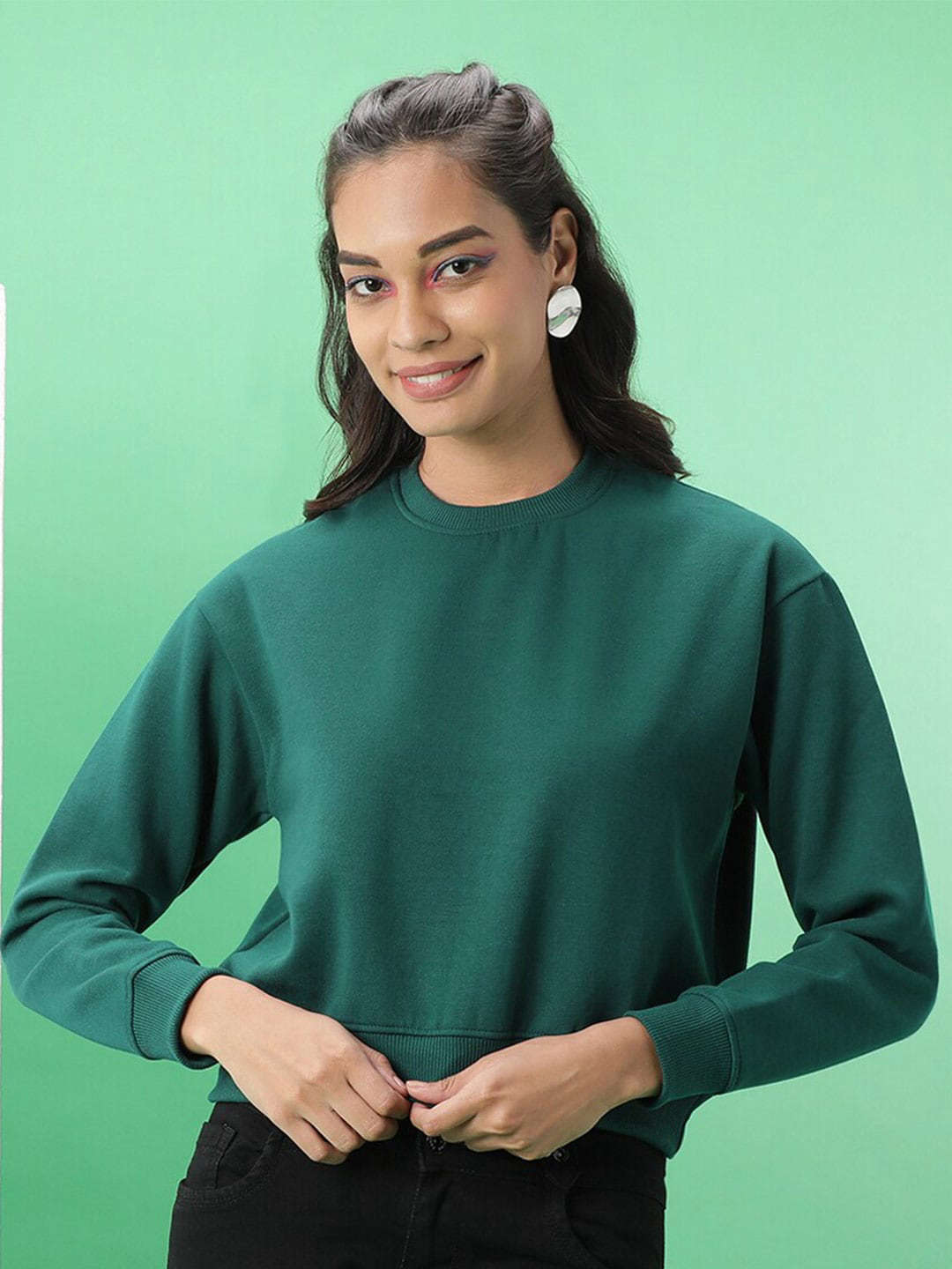 Women's Solid Regular Fit Sweatshirt