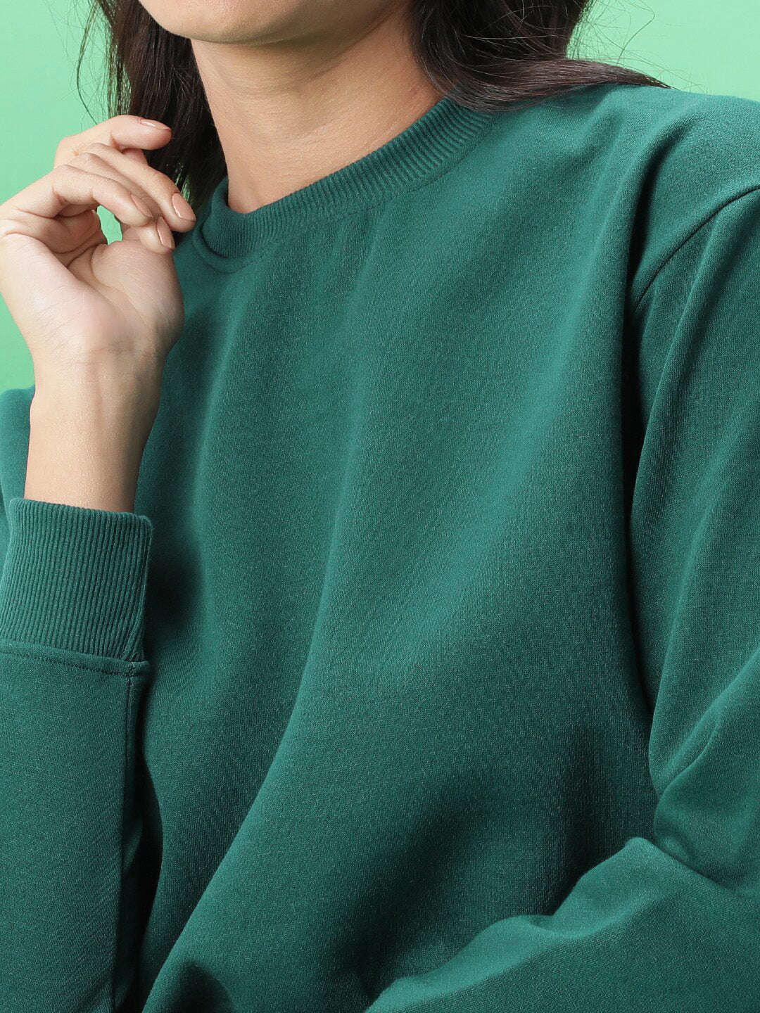 Women's Solid Regular Fit Sweatshirt