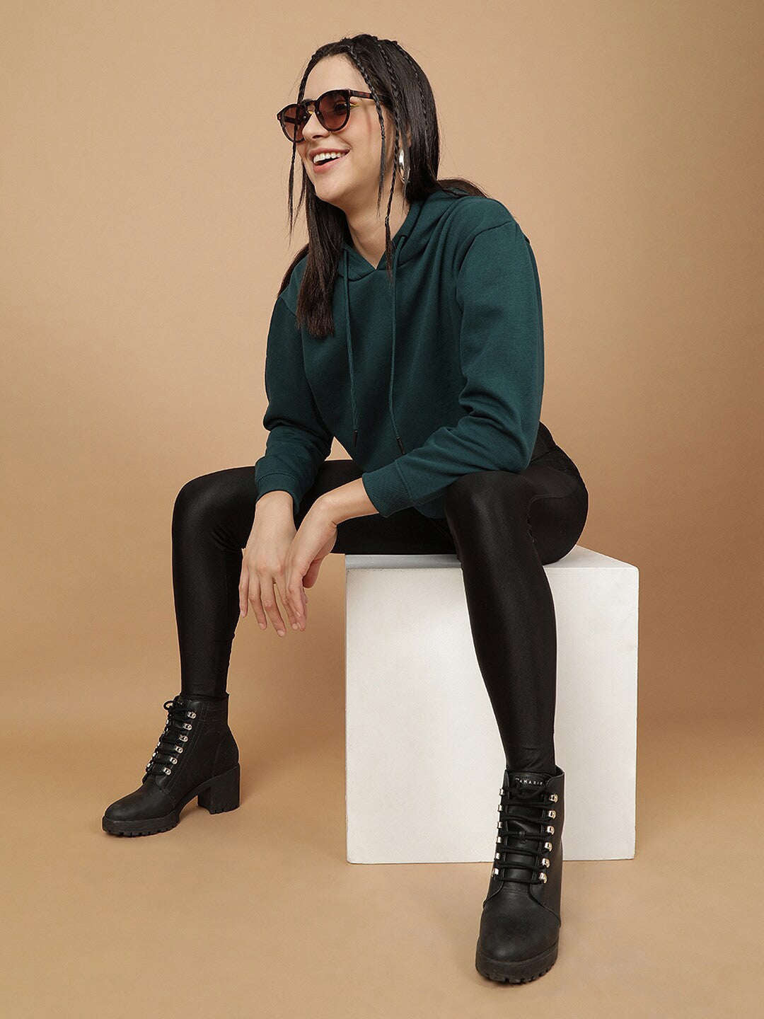 Women's Solid Regular Fit Sweatshirt