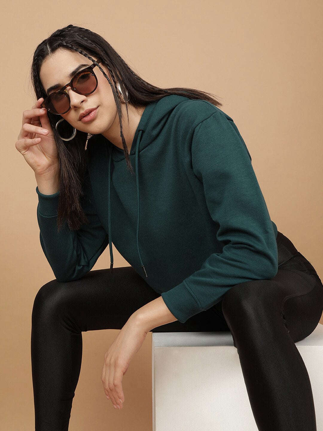 Women's Solid Regular Fit Sweatshirt