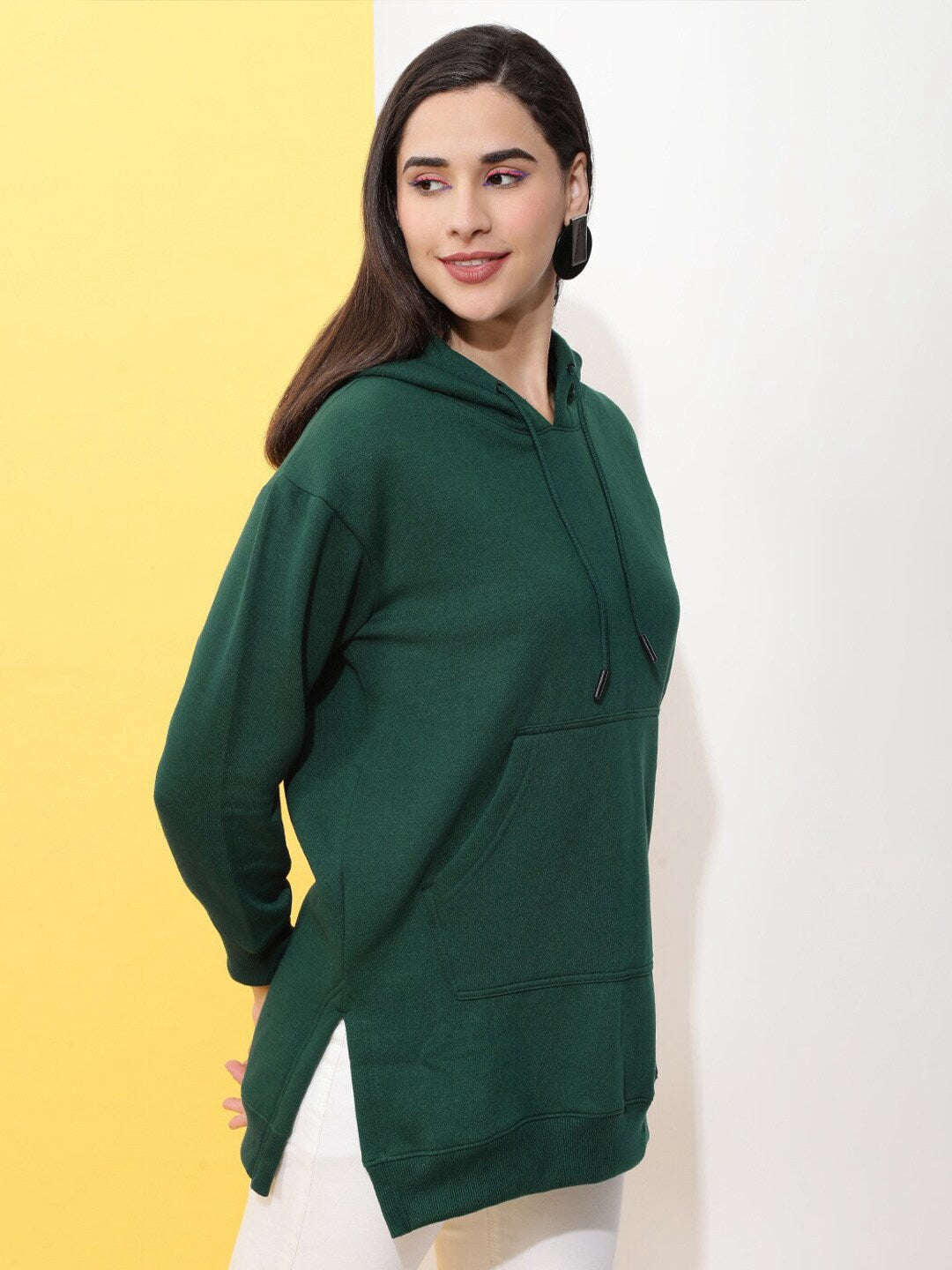 Women's Solid Regular Fit Sweatshirt