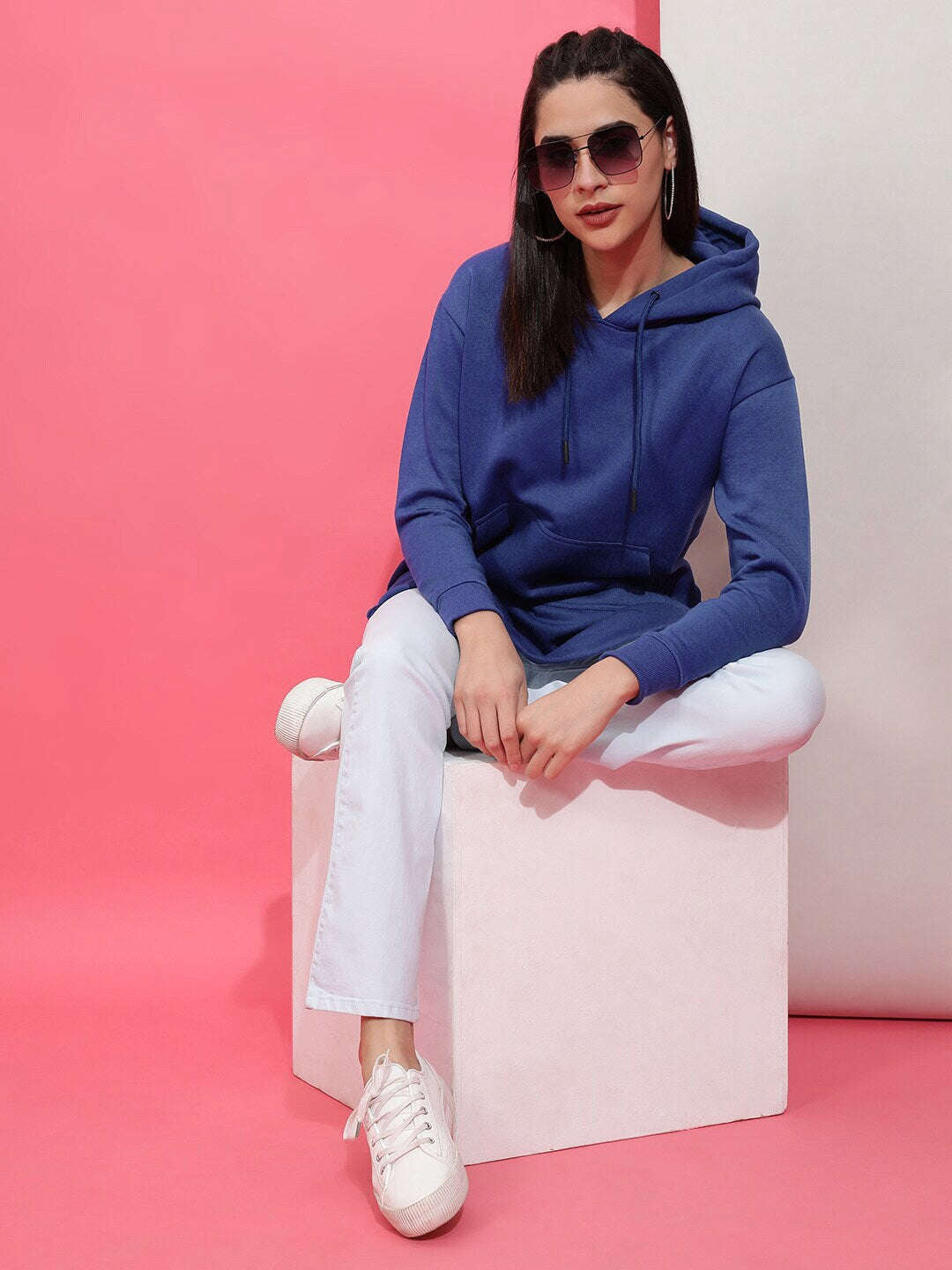 Women's Solid Regular Fit Sweatshirt