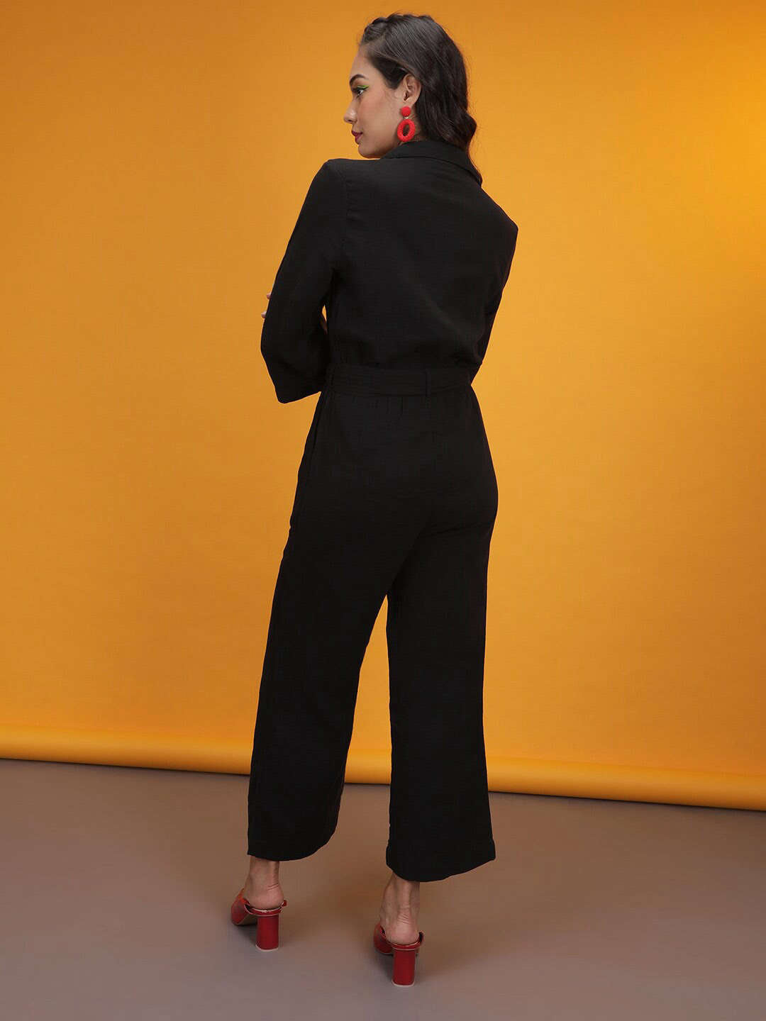 Women's Solid Jumpsuit With Flap Pockets