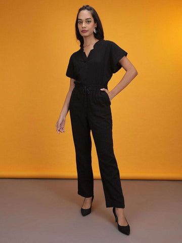Women's Solid Jumpsuit With Scoop Pockets