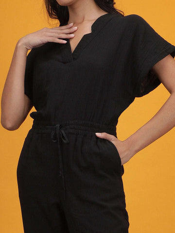 Women's Solid Jumpsuit With Scoop Pockets