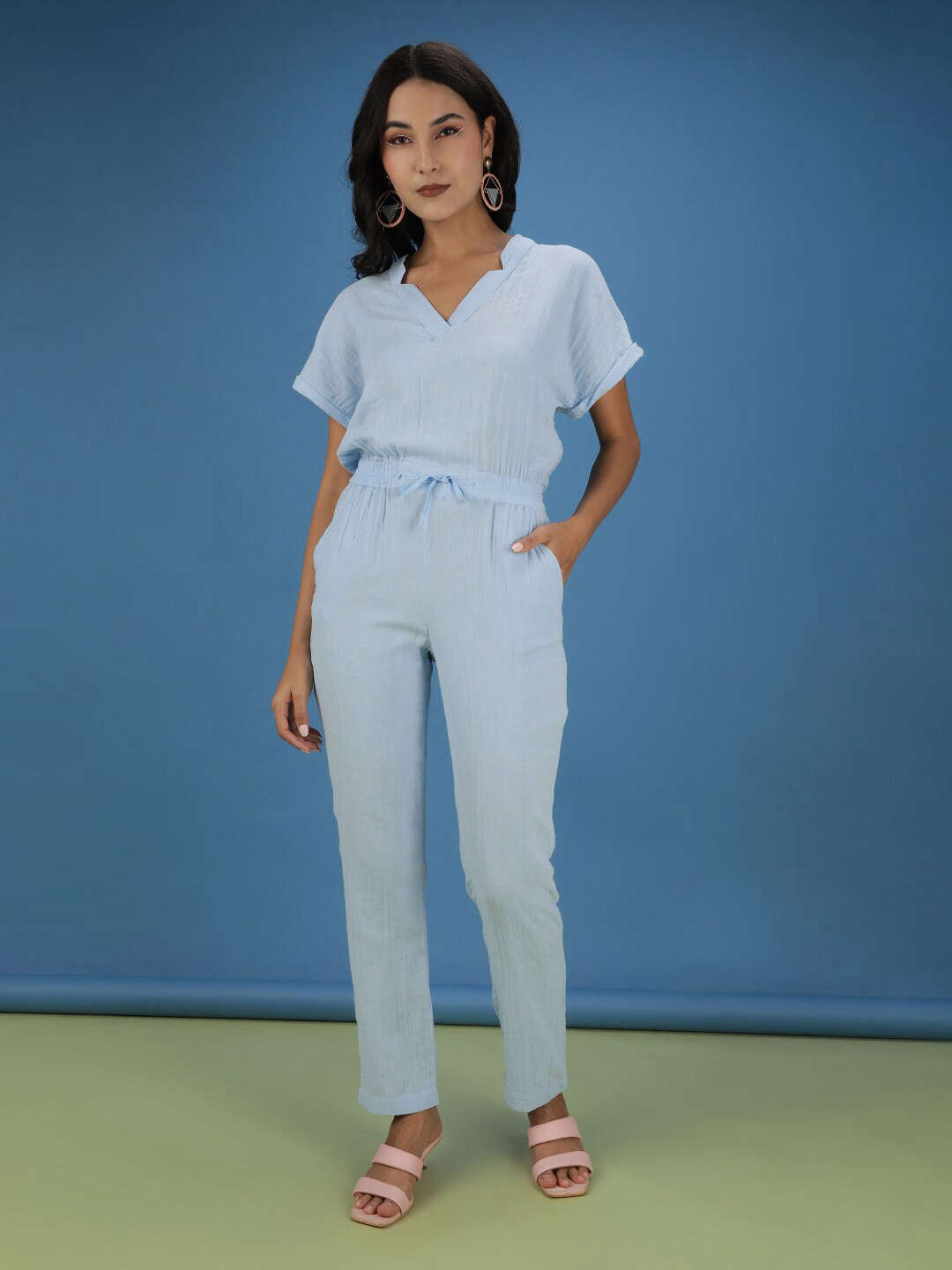 Women's Solid Jumpsuit With Scoop Pockets