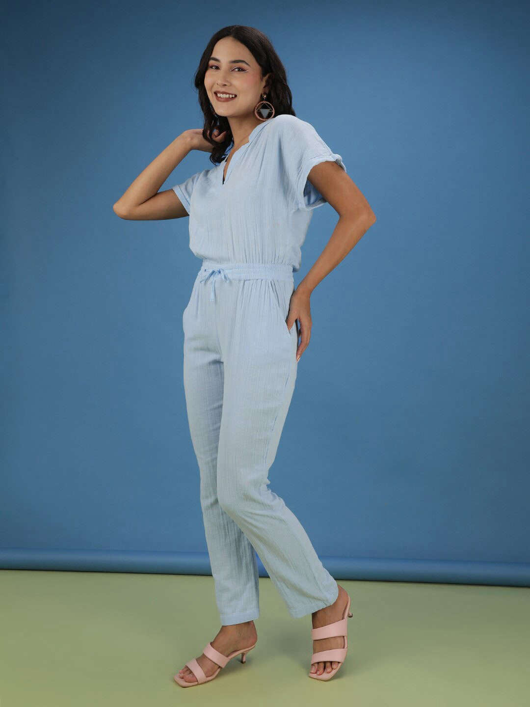 Women's Solid Jumpsuit With Scoop Pockets
