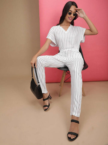 Women's Solid Jumpsuit With Scoop Pockets