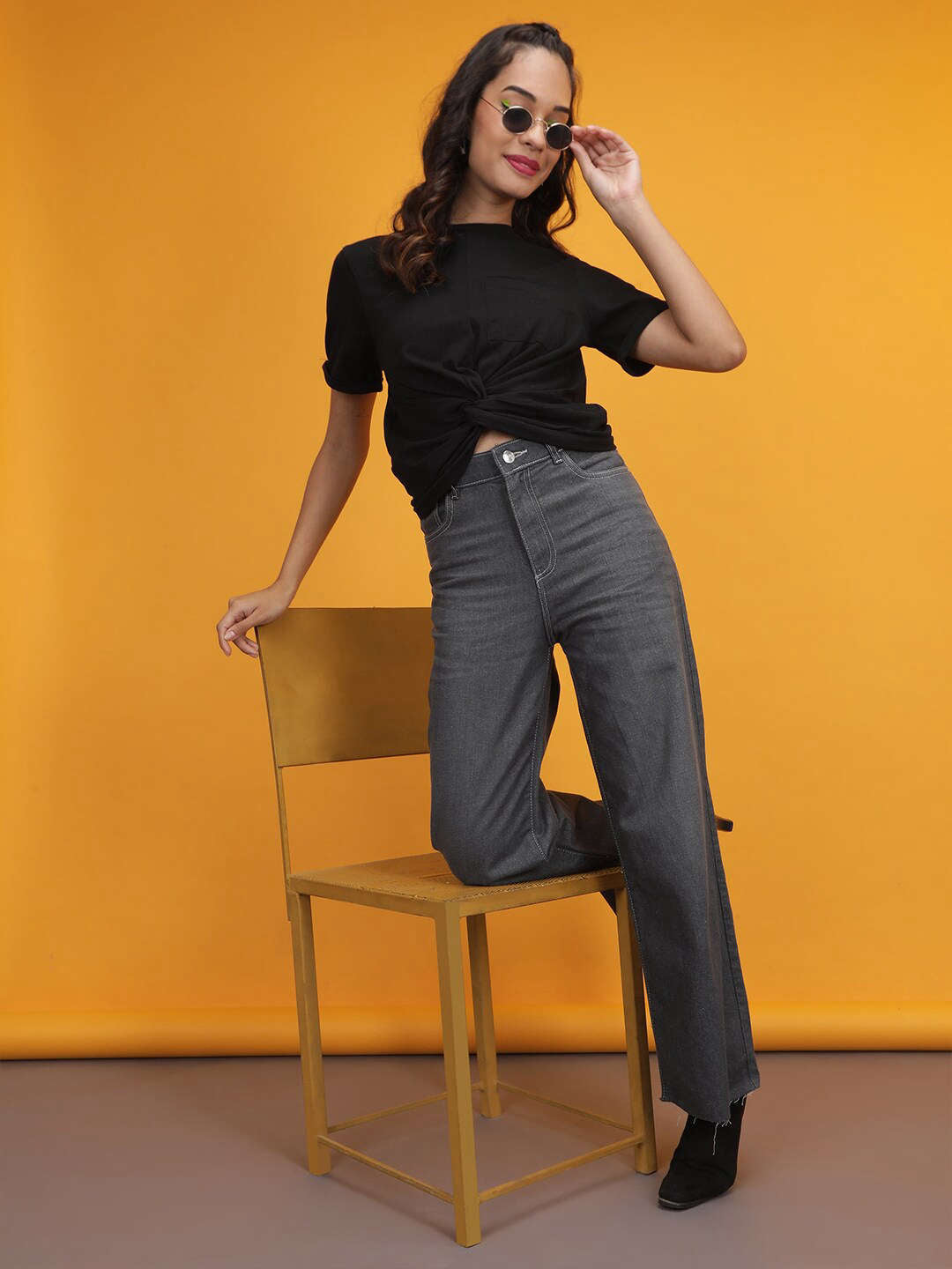 Women's Solid T-Shirt With Knotted Front