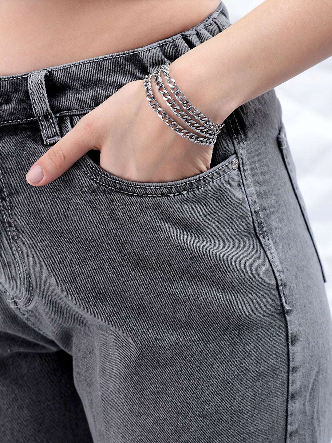 Women's Straight Fit Jeans