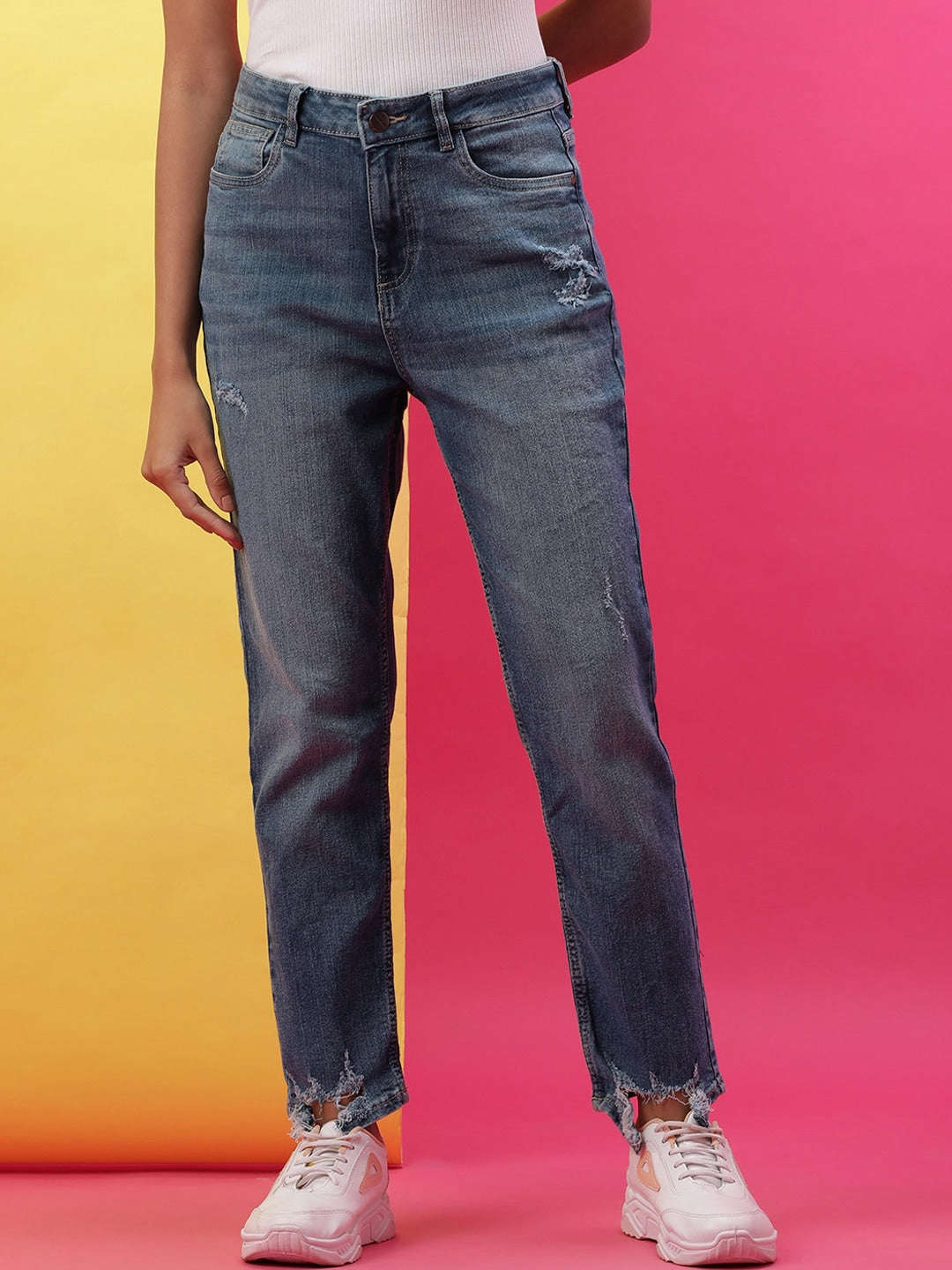 Women's Solid Straight Fit Jeans