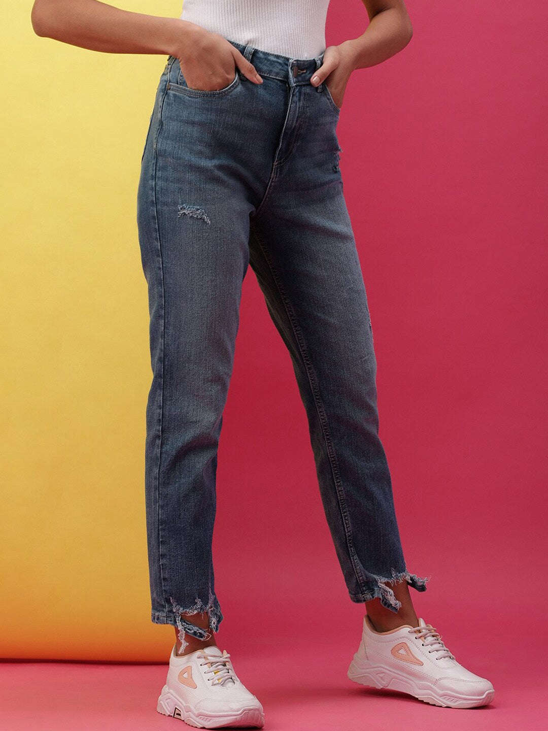 Women's Solid Straight Fit Jeans