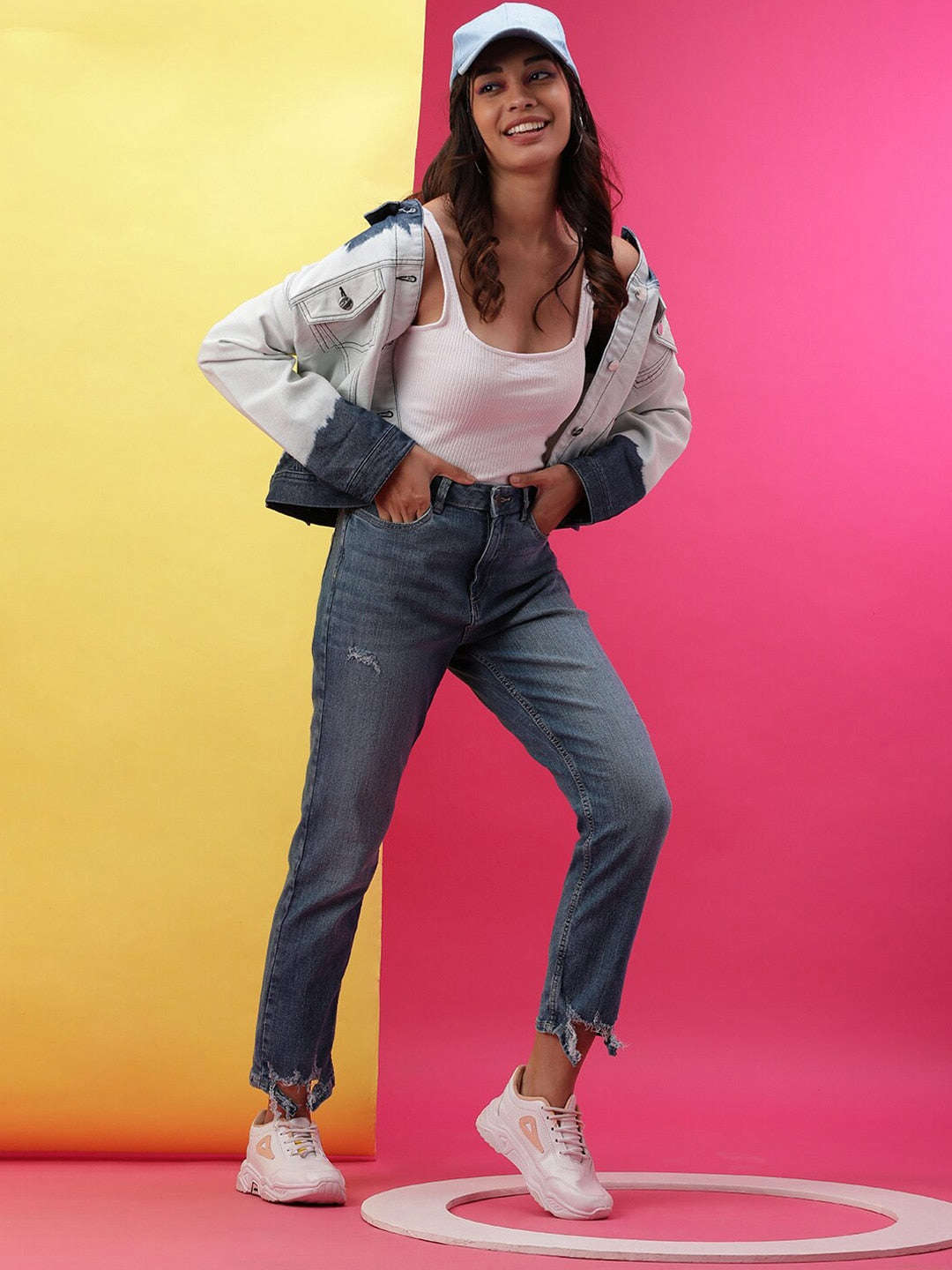 Women's Solid Straight Fit Jeans