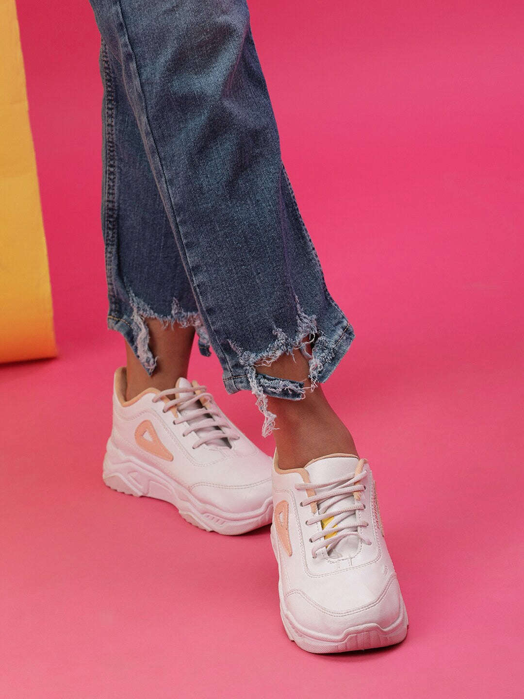 Women's Solid Straight Fit Jeans