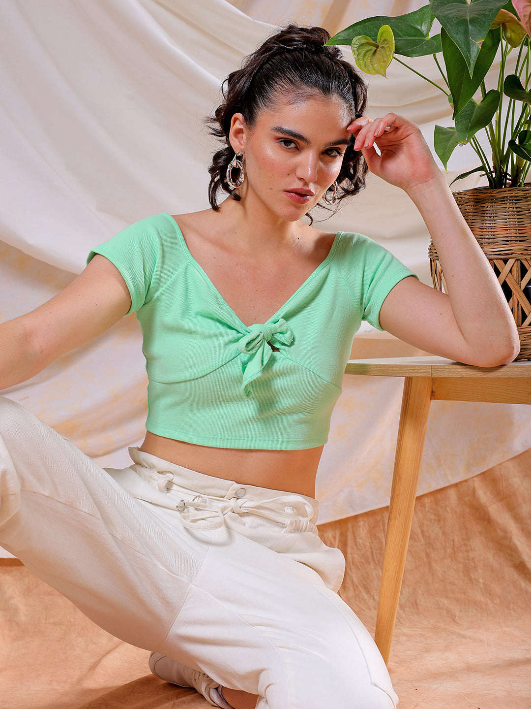 Women's Green Fitted Solid Sweetheart Neck Off Shoulder Top