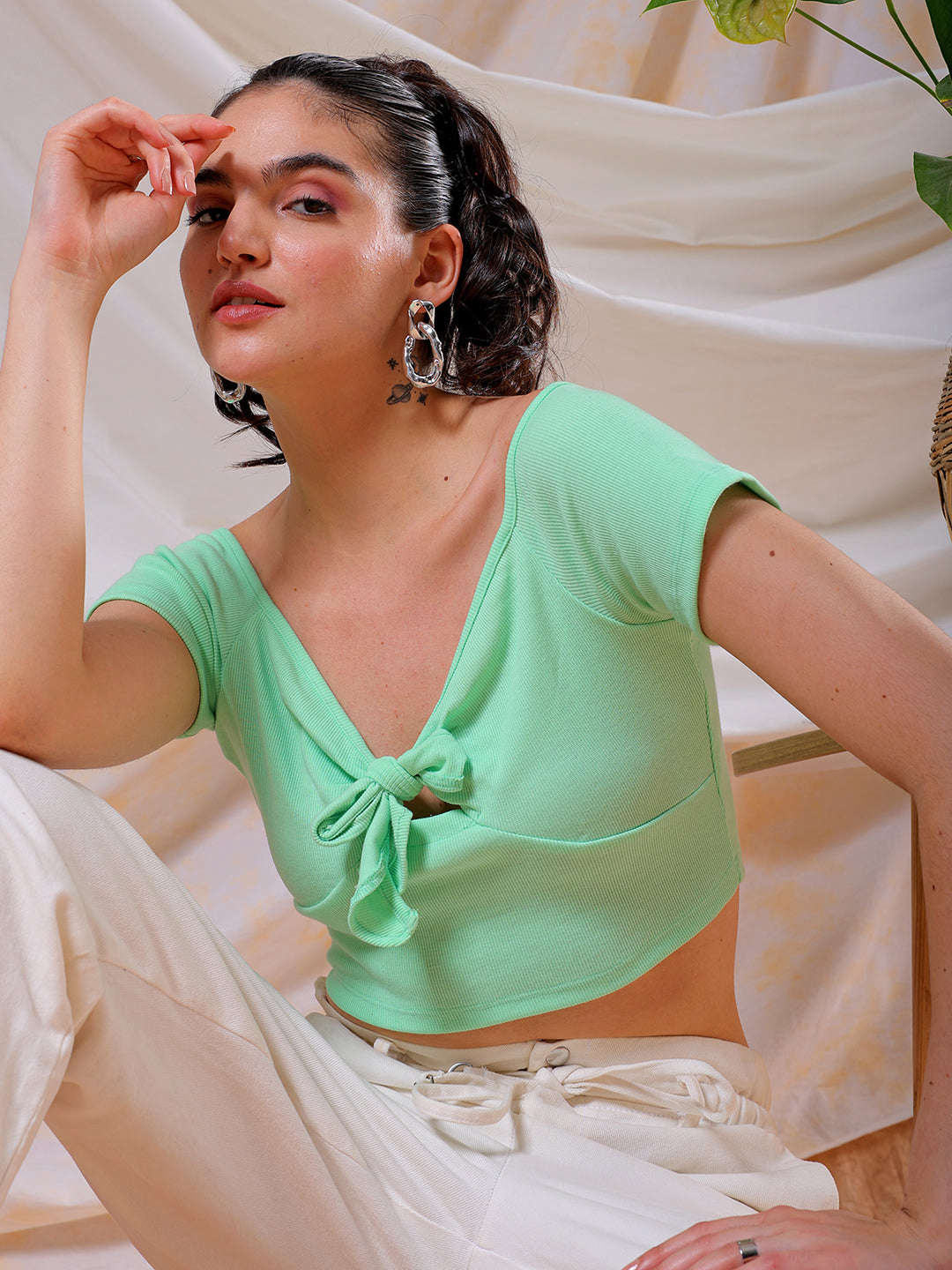 Women's Green Fitted Solid Sweetheart Neck Off Shoulder Top