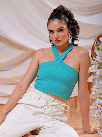 Women's Green Fitted Solid V-Neck Crop Top