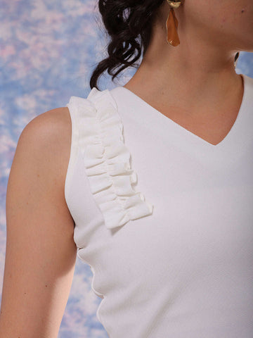 Women's White Fitted Textured Scoop Neck Ruffle Top