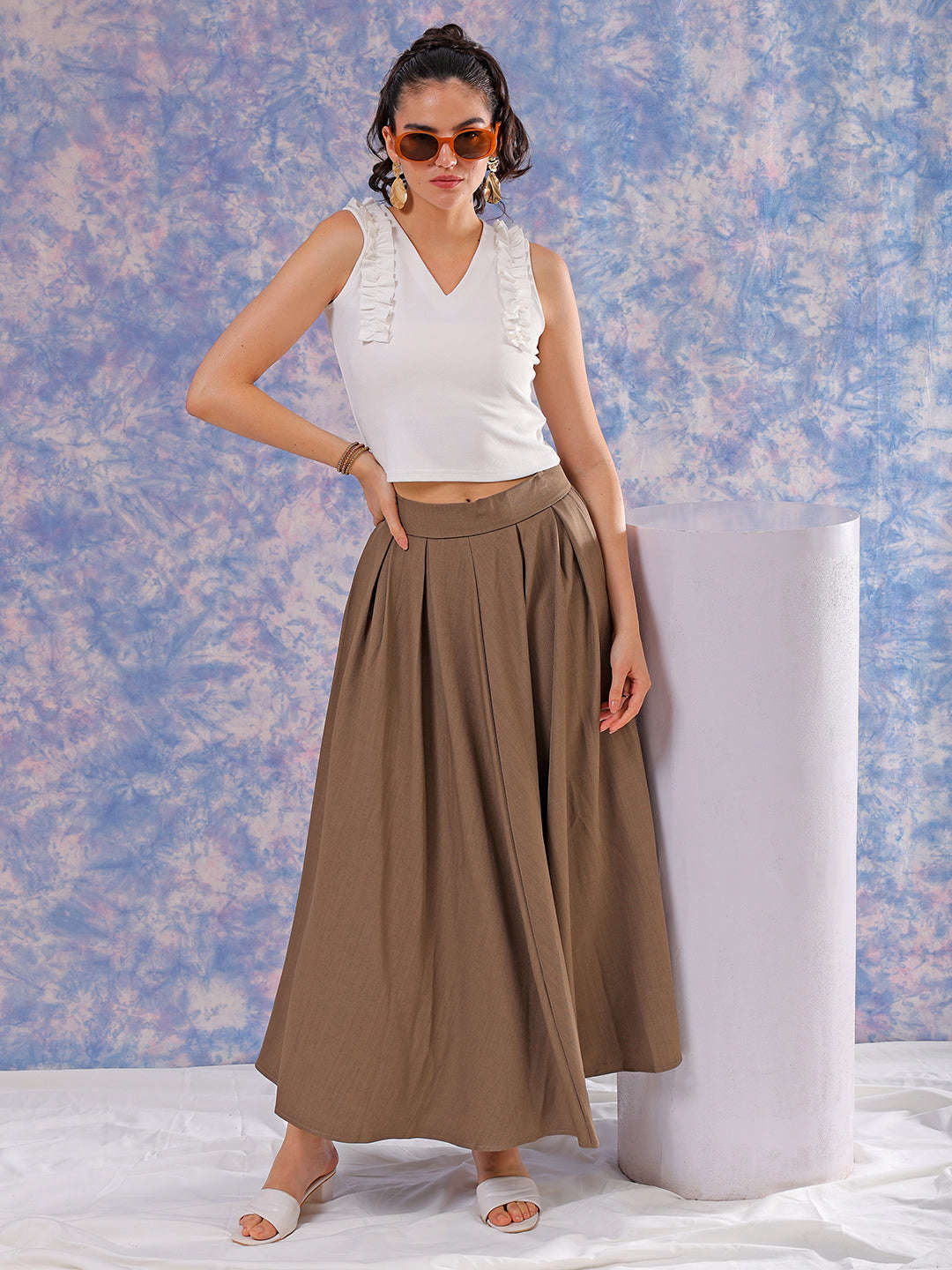 Women's White Fitted Textured Scoop Neck Ruffle Top